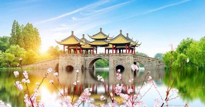 Top 6 Most Beautiful and Best Places to Travel in April with All Your Love Ones