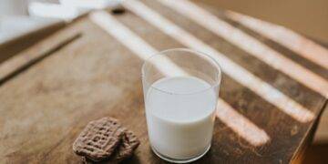 Is whole milk more nourishing than formula?