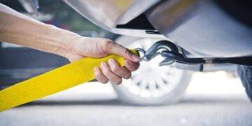 Is a Strap or Chain Stronger for Pulling and Towing?